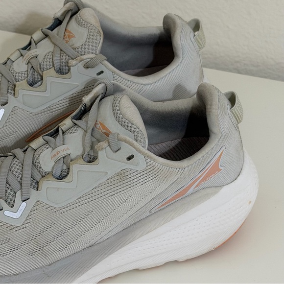 Altra FWD VIA Running Shoes Women's 9.5 Gray 4mm Low Drop Rocker Foot Shape - Picture 2 of 9